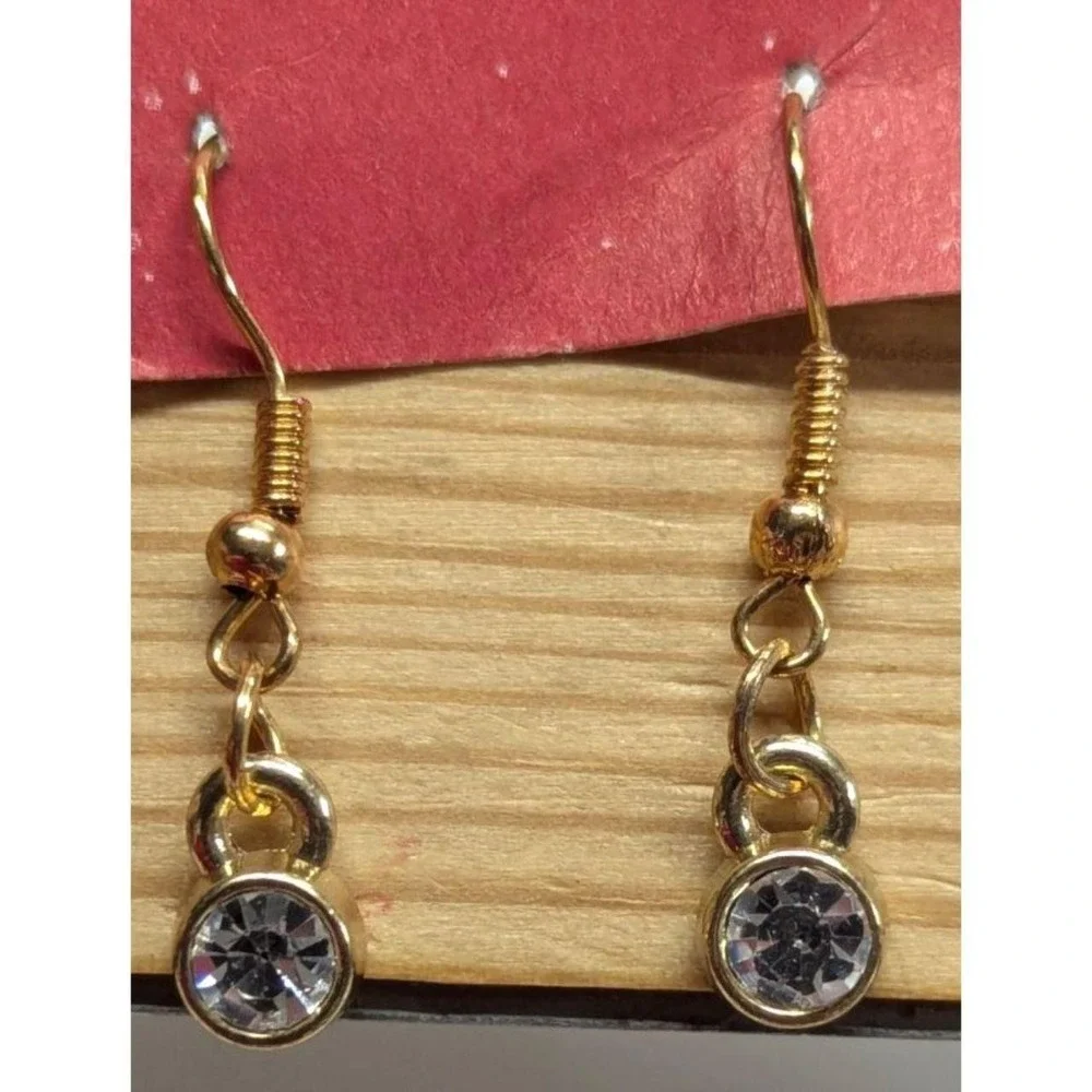 New Gold-Tone Dangle Drop Earrings Sparkling Clear Stones Lt Weight Minimalist